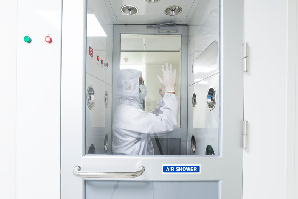 Next-Generation Air Shower Systems: Enhanced Contamination Control Features